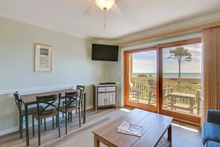 Oceanfront Condo! Breakers 210 w/ Sunrise Views