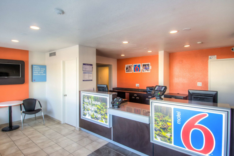 Motel 6 Redding, CA - North