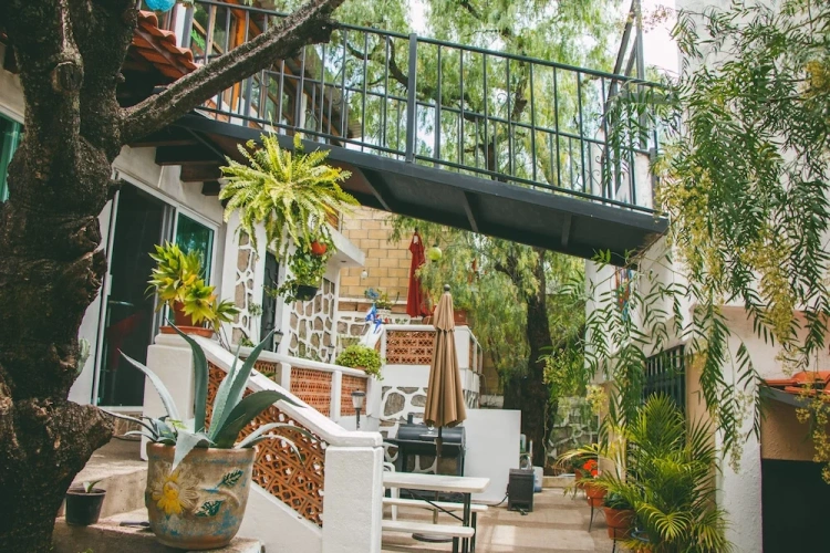 Classic Quadruple room with courtyard view