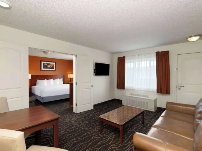 2 Bedrooms Double Suite with courtyard view