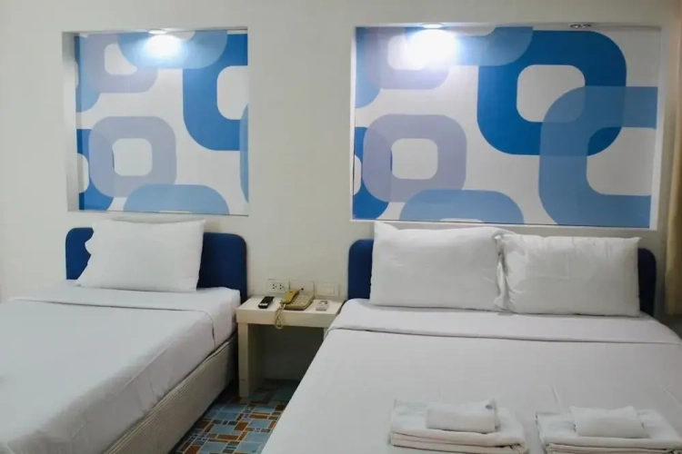 Standard Triple room