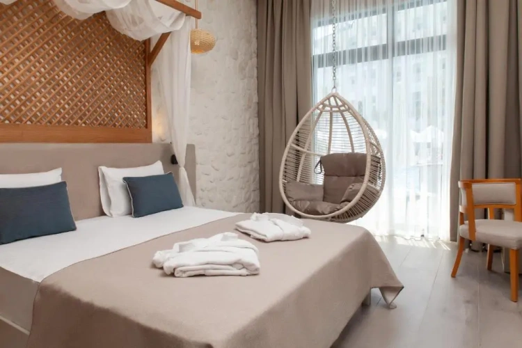 Standard Double room with pool view
