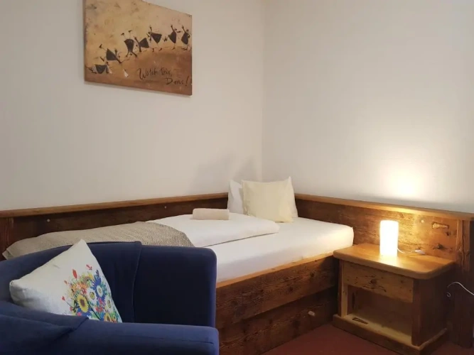 Standard Twin room with balcony