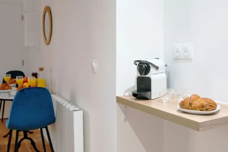 1 Bedroom Apartment with courtyard view