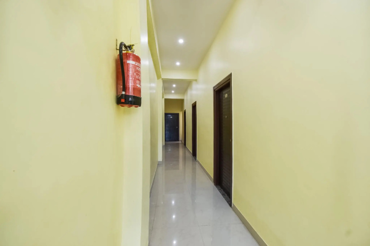 Hotel Rajmahal by OYO Rooms