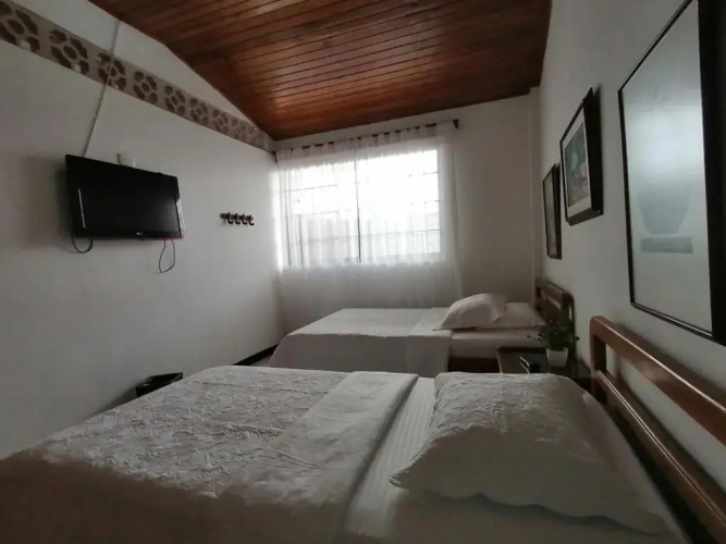Hotel Casa De Yaro