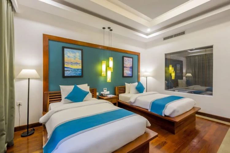 Twin Suite with balcony and with pool view