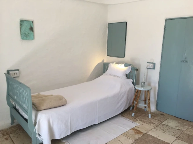 2 Bedrooms Basement Studio