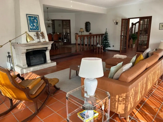 4 Bedrooms Cottage