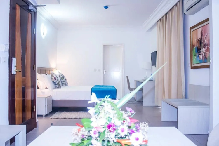 Conciergerie Hotel White House