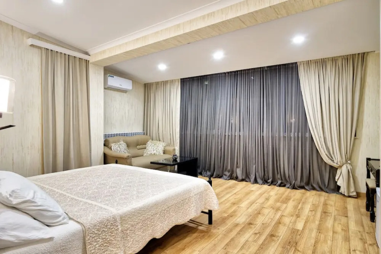 Q&B Hotel