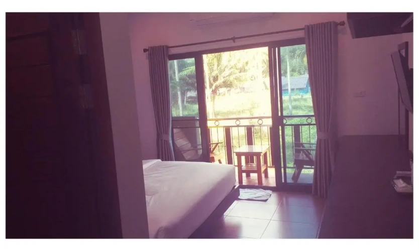 Deluxe Double room with balcony and with partial sea view