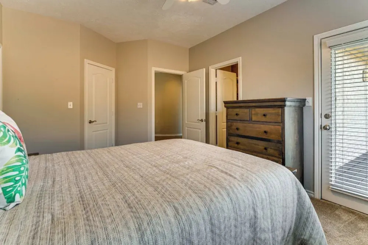 Waterfront Lake Conroe Home w/ Pool Access!