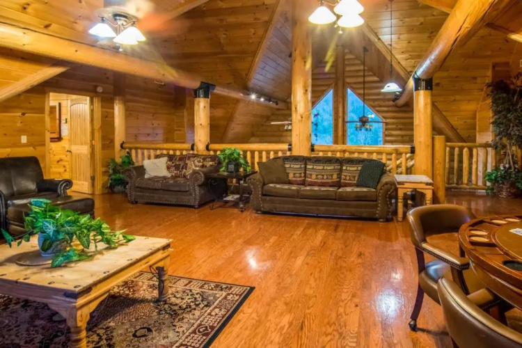 Moose Hollow Lodge