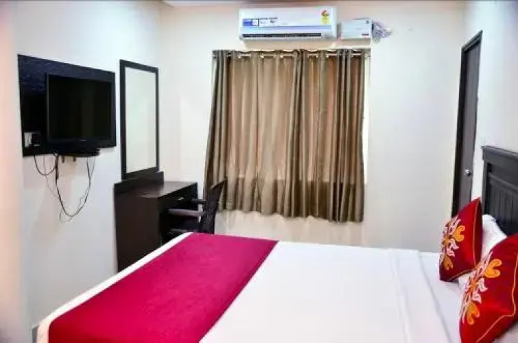 Hotel Sitara Grand