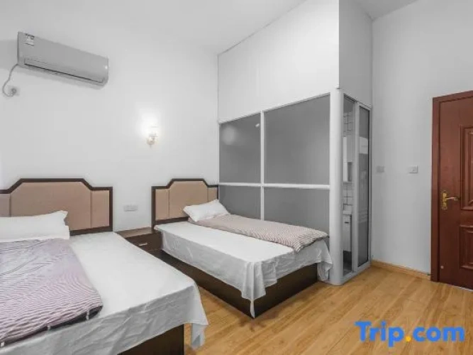 Standard Triple room with river view