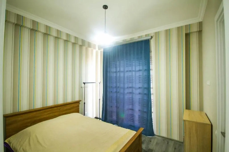 Lech Kachinski Apartment 4