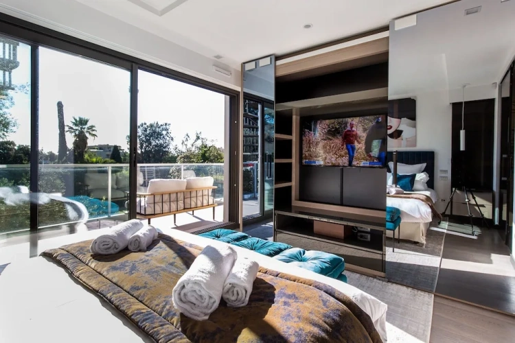 Apartment with balcony