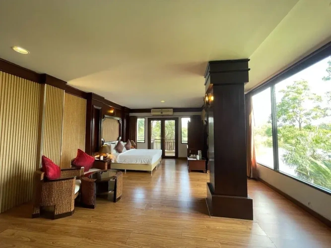 Deluxe room with balcony