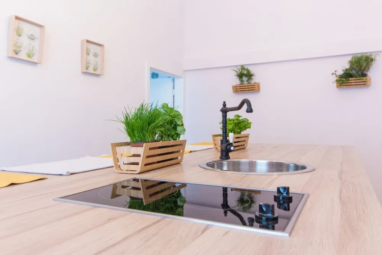 Ruzova Apartment By Easybnb