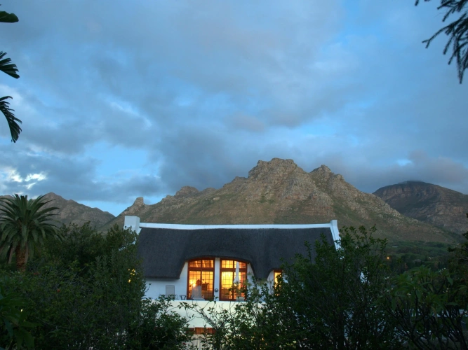 1 Bedroom Luxury Apartment with mountain view