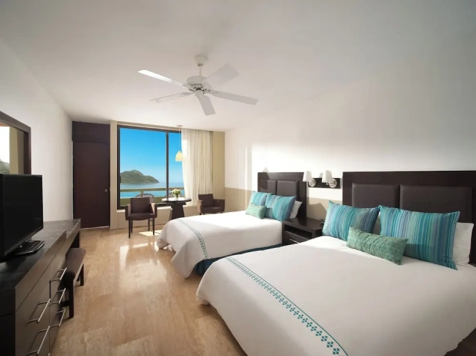 Standard room with balcony and with ocean view