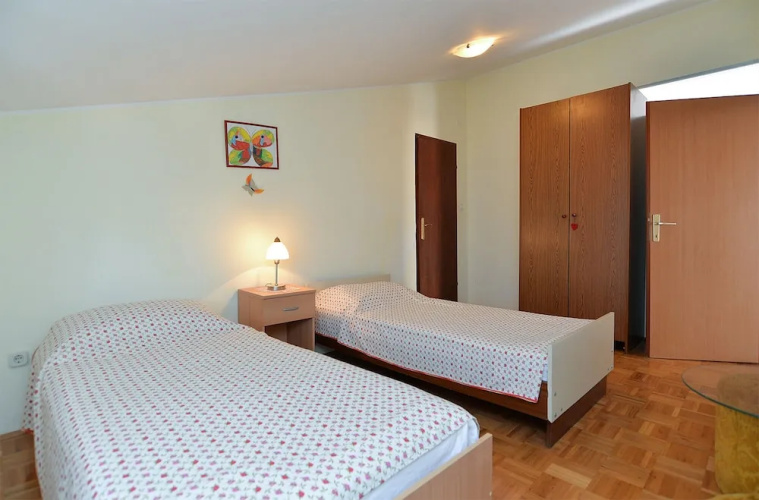 Apartment 250