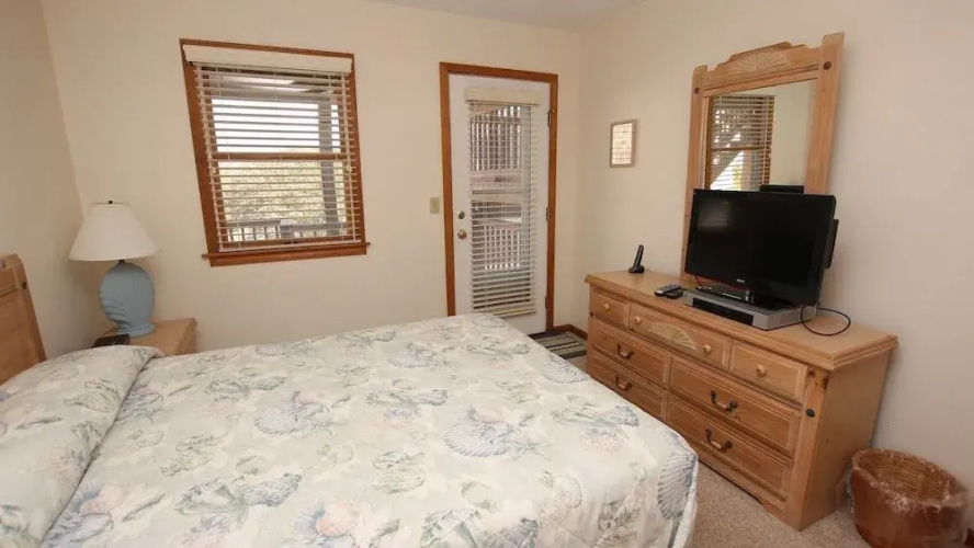 Lake's Ocean View - 5 Br Home