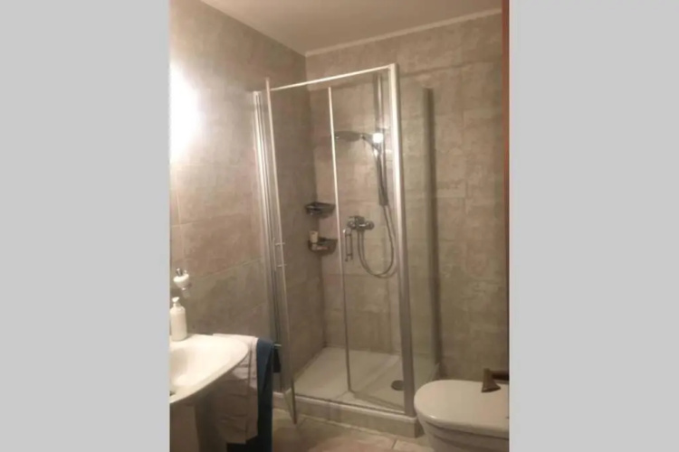 2 bedroom Penthouse with stunning view!