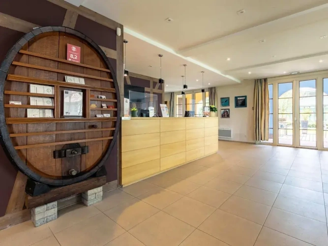 2 Bedrooms Classic Apartment