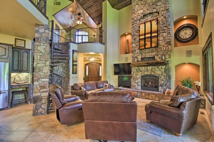 4 Bedrooms Cottage with balcony