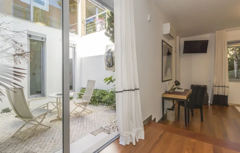 Deluxe Quadruple room with garden view