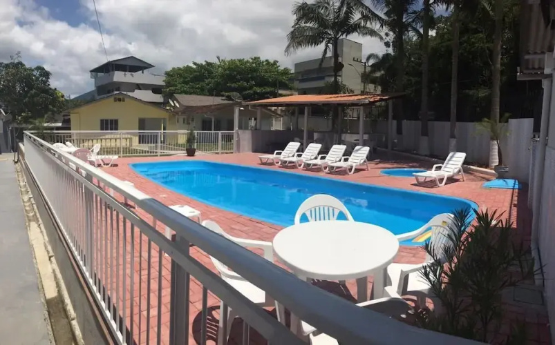 Sobrado 2 - Casa com piscina 10 pessoas