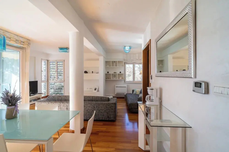 Apartment Kolovare
