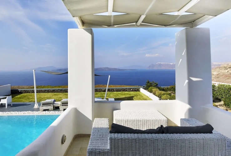 Villa with mountain view