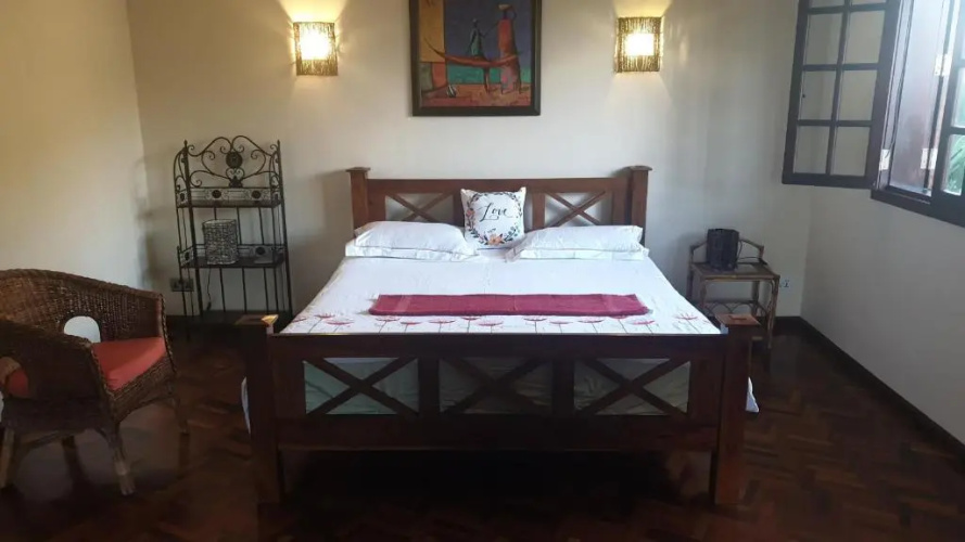 Villa - Sleeps 7 - Pool - Parking