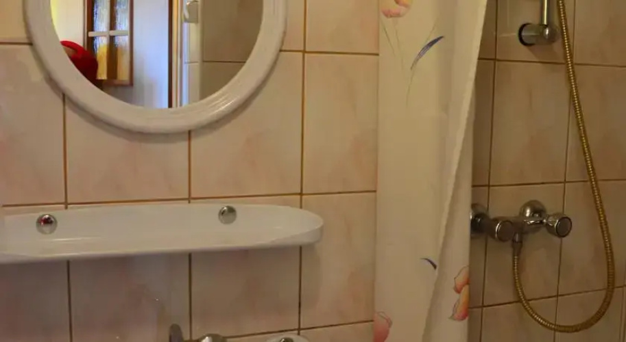 Dom Nad Jeziorem „Hubka”