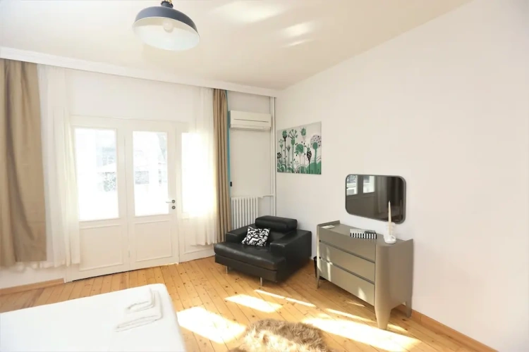 4 Bedrooms Apartment with balcony