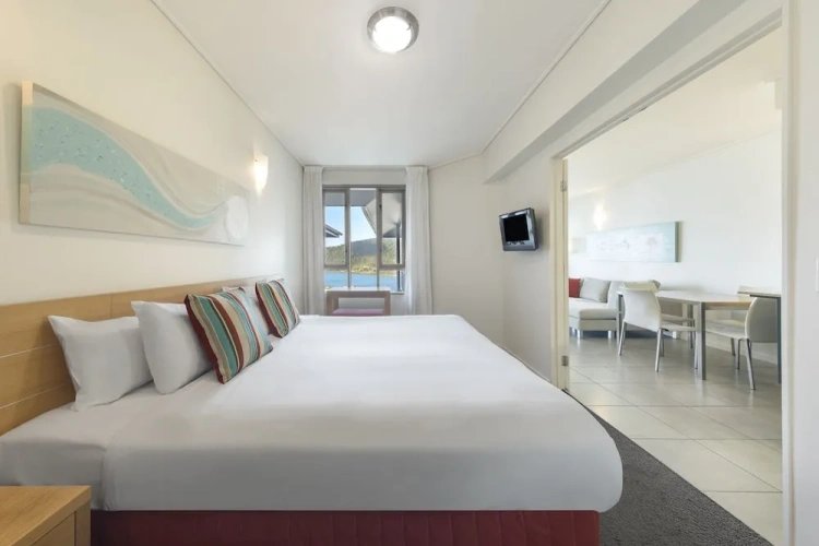 2 Bedrooms Apartment