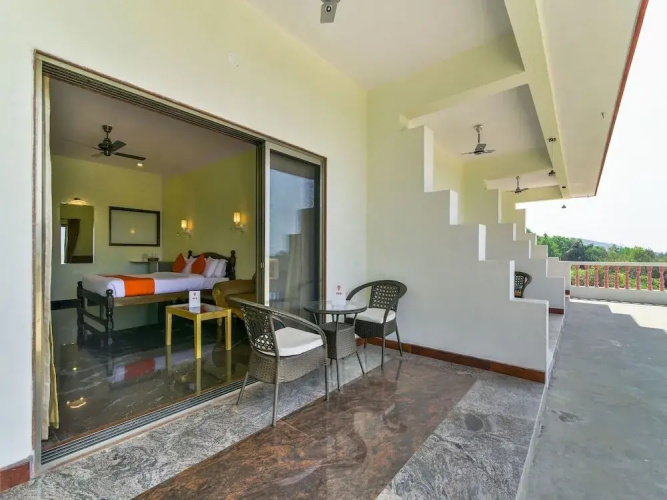 Aarya Boulevard by OYO Rooms