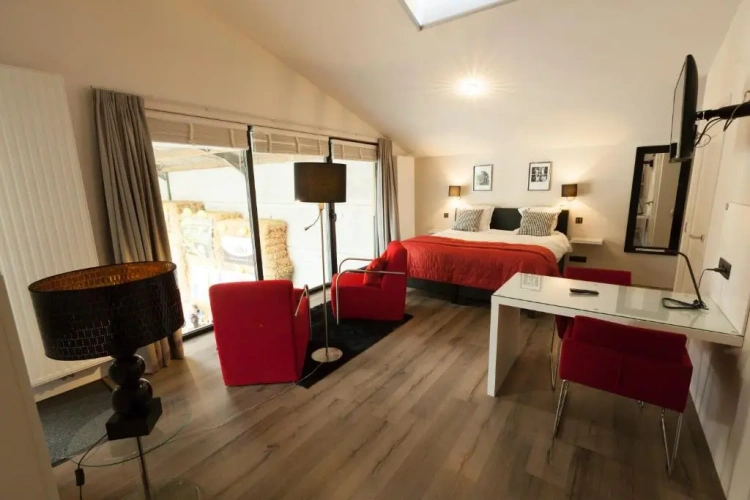 Executive Studio