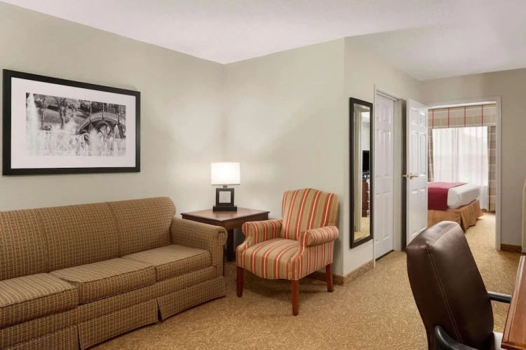 1 Bedroom Suite