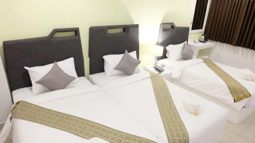 Standard Triple room