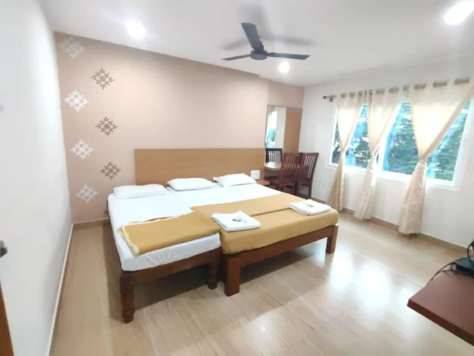 Standard Triple room
