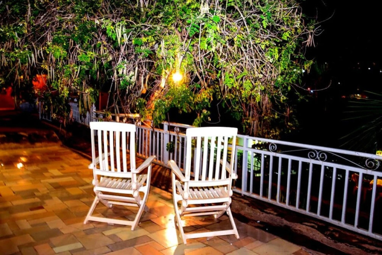 Zebra Tourism Hotel