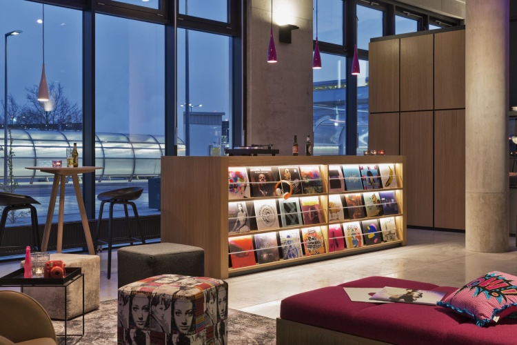 Moxy Vienna Airport photo 19