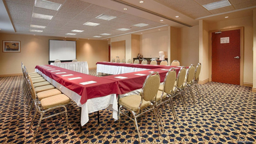 Best Western Plus Burlington Inn & Suites photo 19
