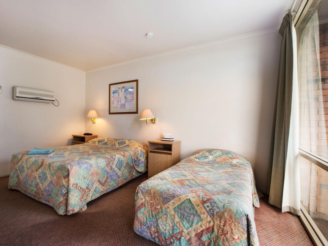 Economy Triple room