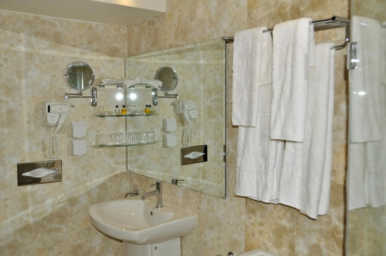 Golden Park Hotel