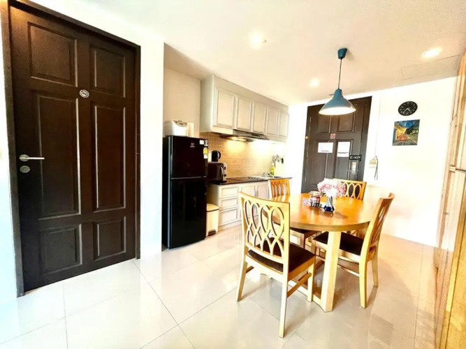 6-19 - 2 Bdr Condo With Balcony and Shared Pool